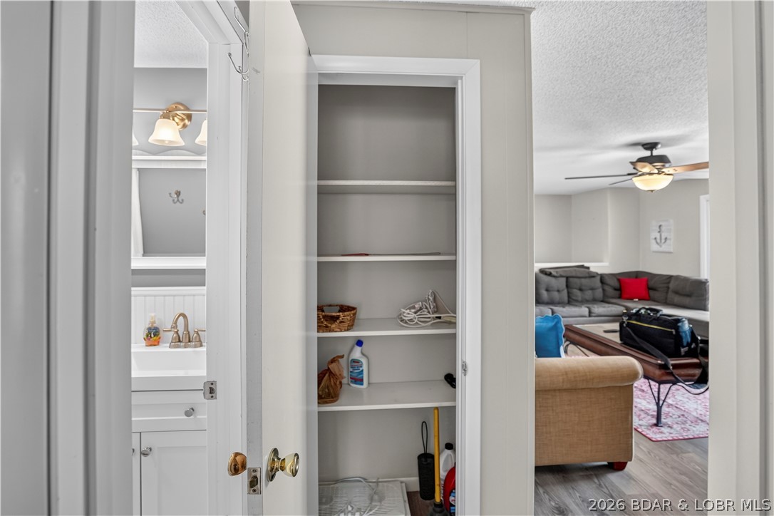 El Tampa Acres - Residential
