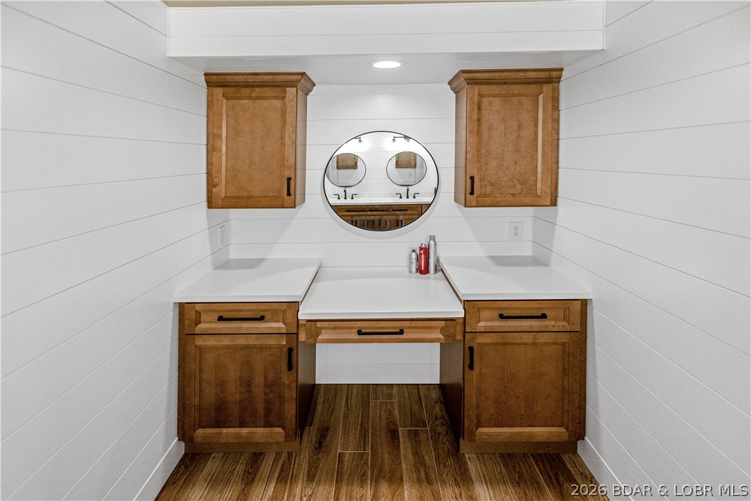 Lighthouse Pointe Condominium - Residential