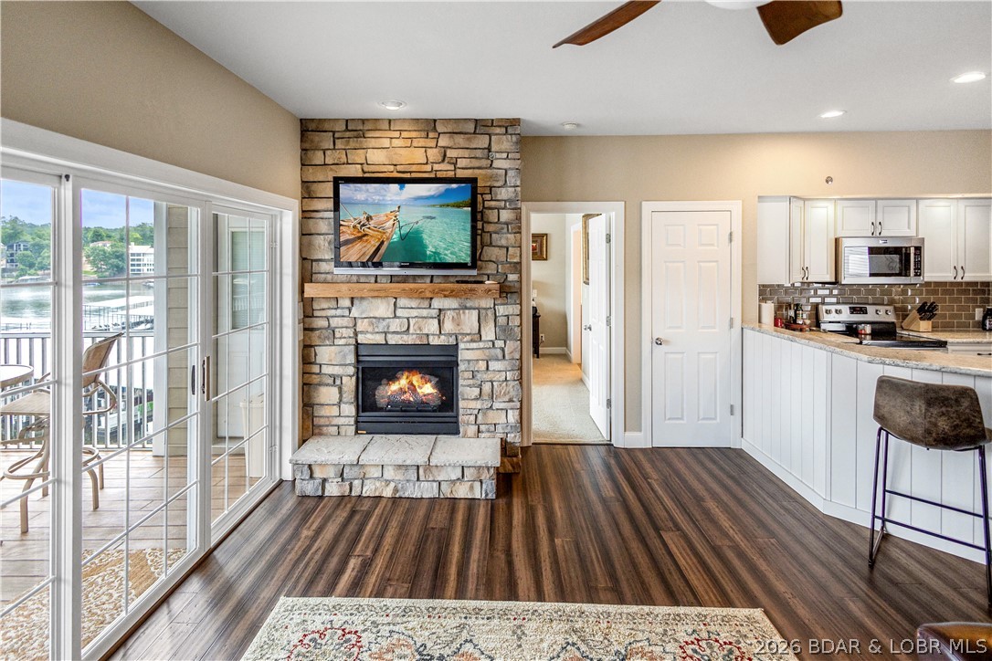 Lighthouse Pointe Condominium - Residential