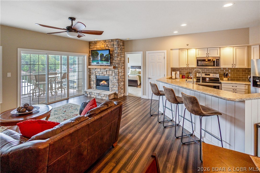 Lighthouse Pointe Condominium - Residential