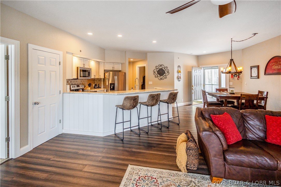 Lighthouse Pointe Condominium - Residential
