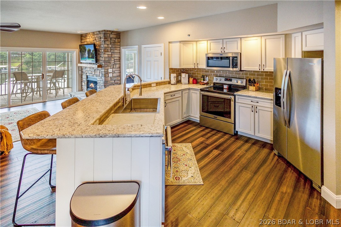 Lighthouse Pointe Condominium - Residential