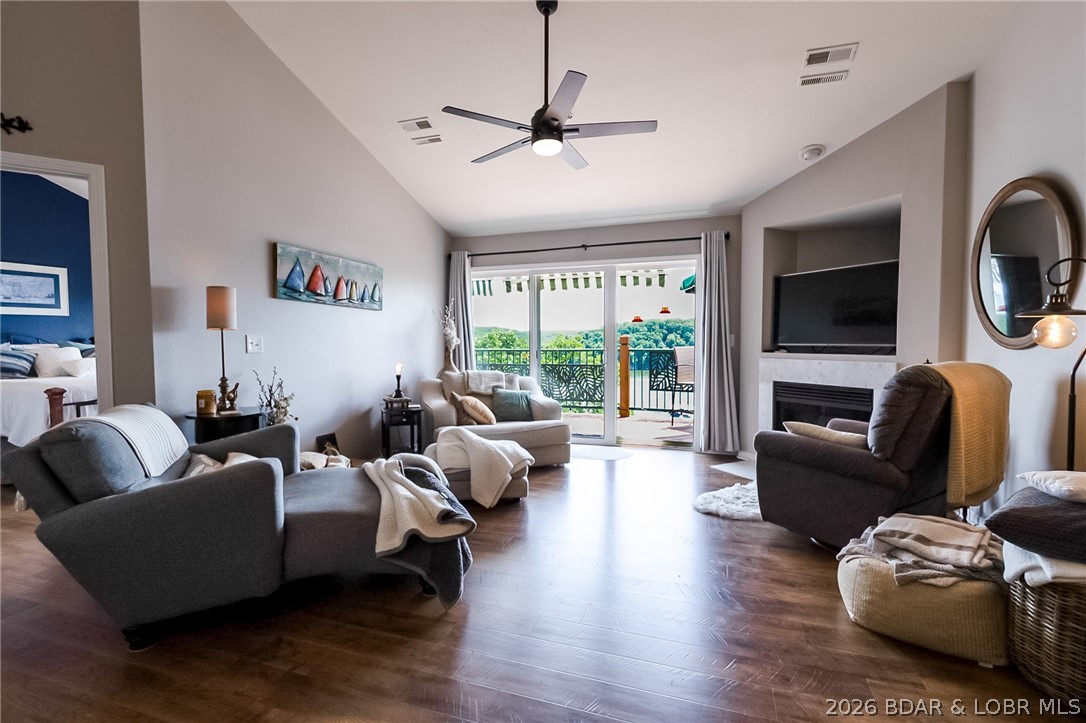 Park Place On The Lake - Residential
