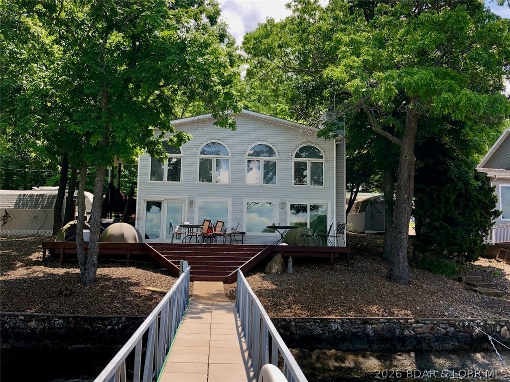 Leos - Residential