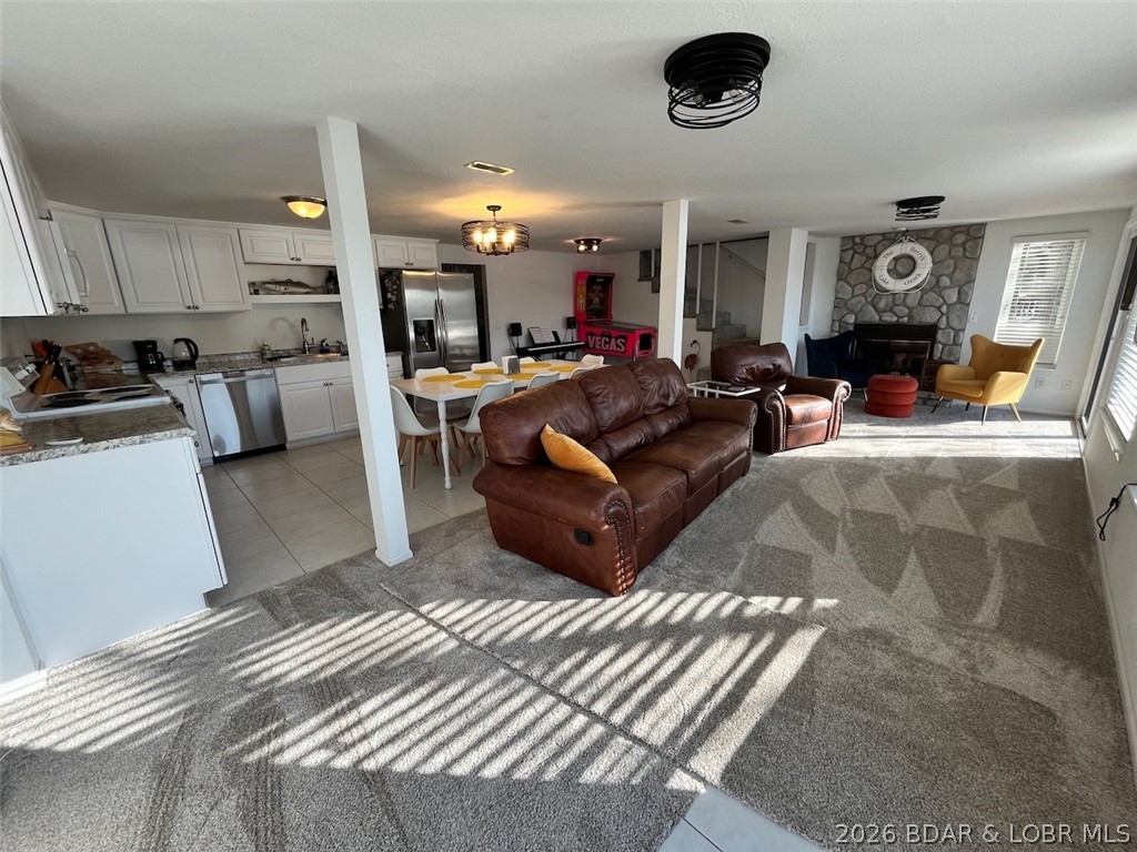 Leos - Residential