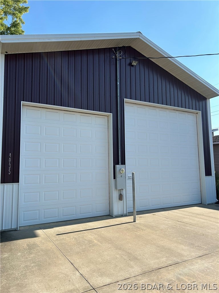 30x60 warehouse building available for lease and perfectly located in the Osage Beach just behind Stonecrest Mall! This mancave/warehouse building offers a 14x14 roll up door and a 10x12 roll up door, both with openers. Plumbing has been stubbed in for a bathroom and city water/sewer are available. Owner has left an electric heating unit in the building that can be installed as well. This is a great building in a prime location so call today!
