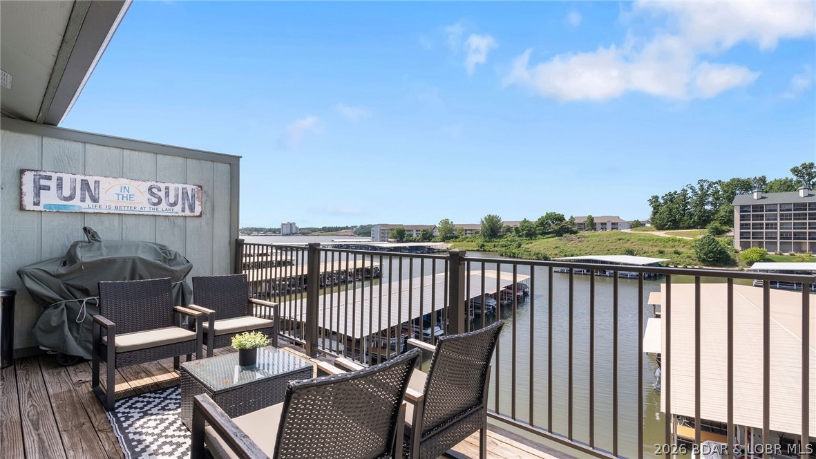 Welcome to Southwood Shores! This exceptional 1-bedroom, 1-bath condominium offers lake living with the added benefit of nightly rental eligibility, making it an outstanding investment opportunity. Residents and guests enjoy an impressive array of amenities, including indoor and outdoor swimming pools, tennis courts, and lakefront recreation. Conveniently situated off Horseshoe Bend Parkway, this prime location places you near the area's best restaurants, shopping, golf, nightlife, and family-friendly entertainment. Whether you're seeking a personal retreat or a turnkey vacation rental property, this Southwood Shores condo offers the ideal combination of location, amenities, and income potential. Call for a private showing today!