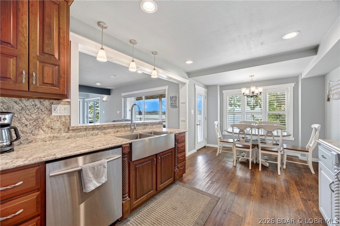 Waters Edge Condominium - Residential