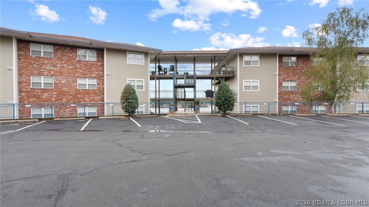Palisades Condominium - Residential