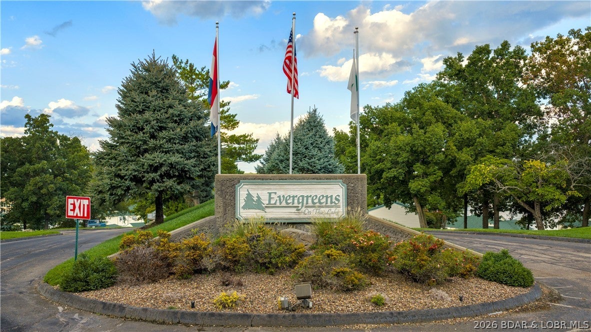 The Evergreens On The Lake - Residential