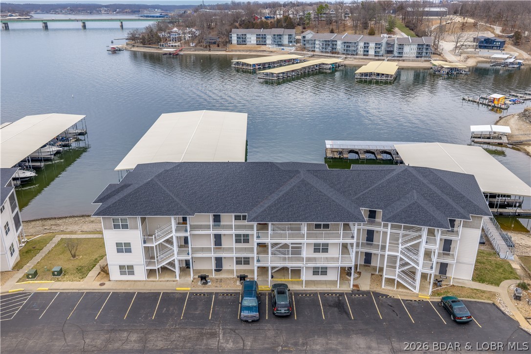 Robins at the Waters Edge Condominium - Residential