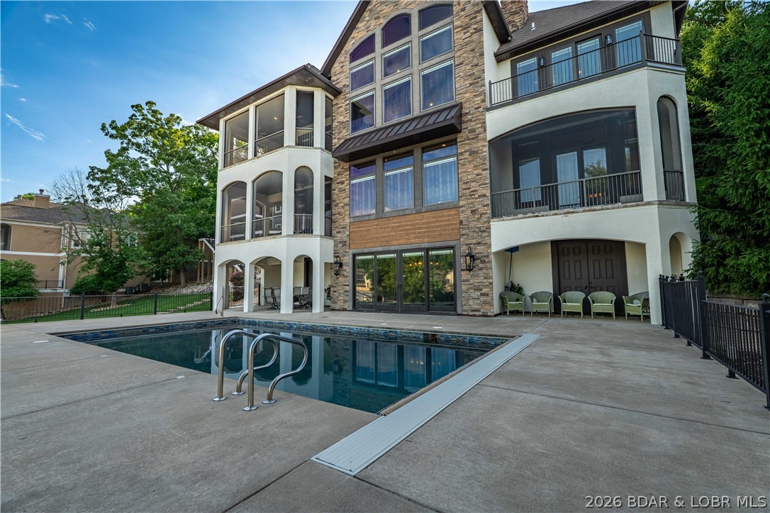 Grand Point - Residential