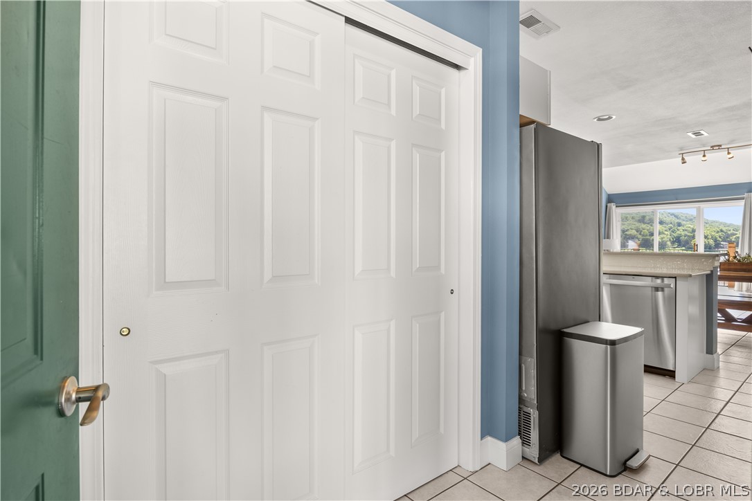 Cedar Glen Condominium - Residential