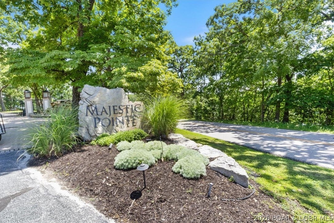 Majestic Pointe Condominium - Residential