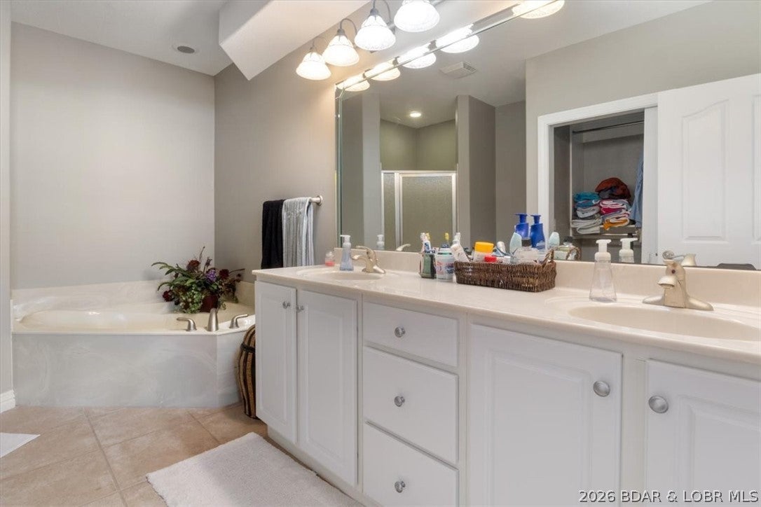 Majestic Pointe Condominium - Residential