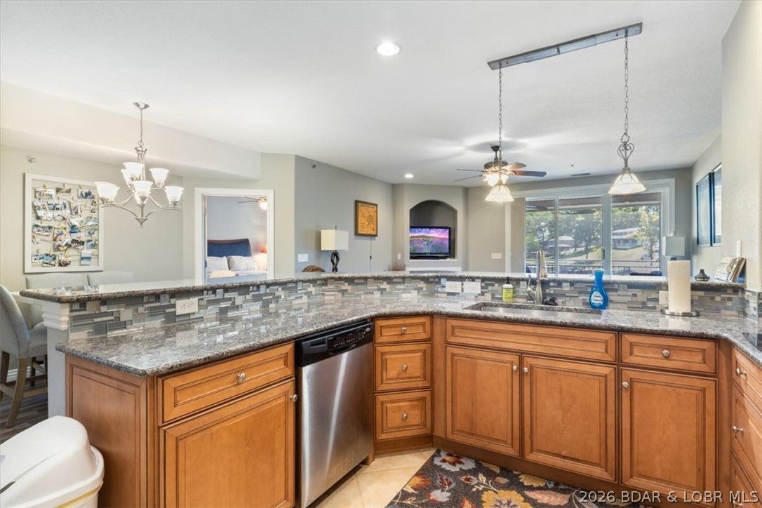 Majestic Pointe Condominium - Residential