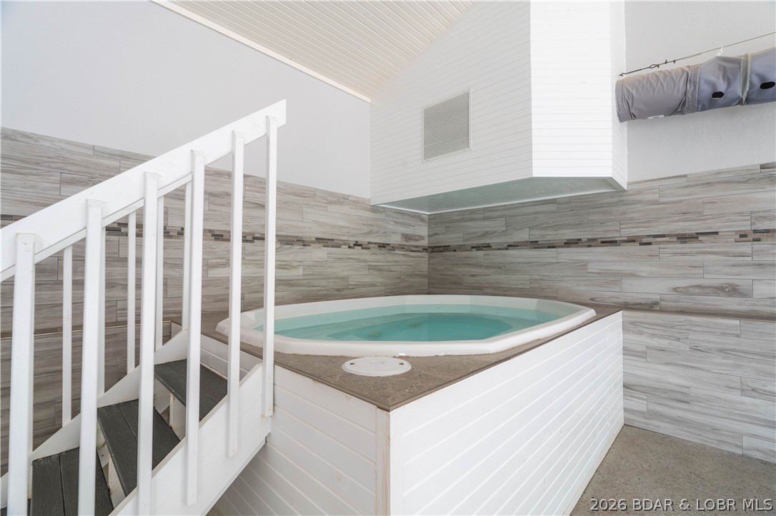 Southwood Shores Condominium - Residential