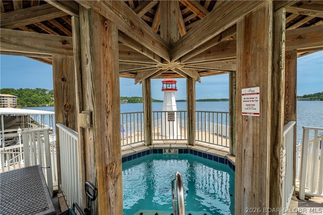 Lighthouse Pointe Condominium - Residential
