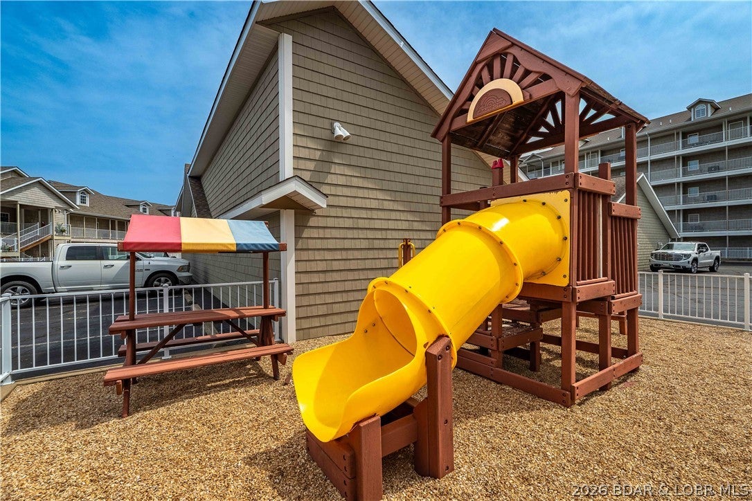 Lighthouse Pointe Condominium - Residential