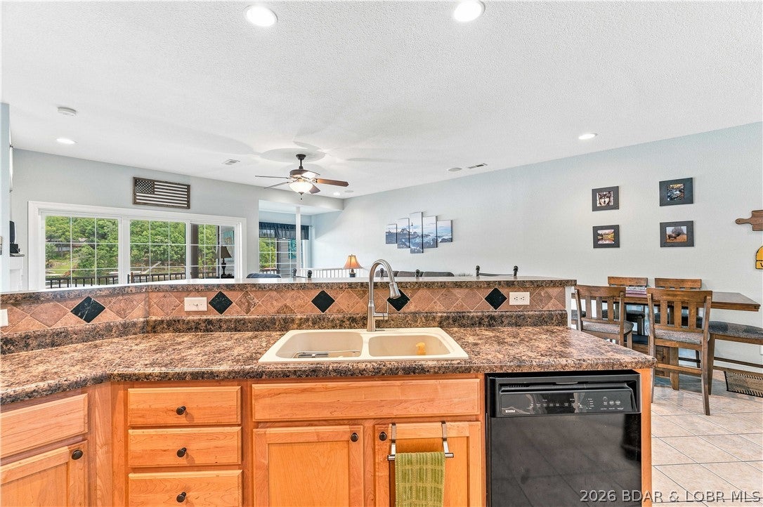 Lighthouse Pointe Condominium - Residential