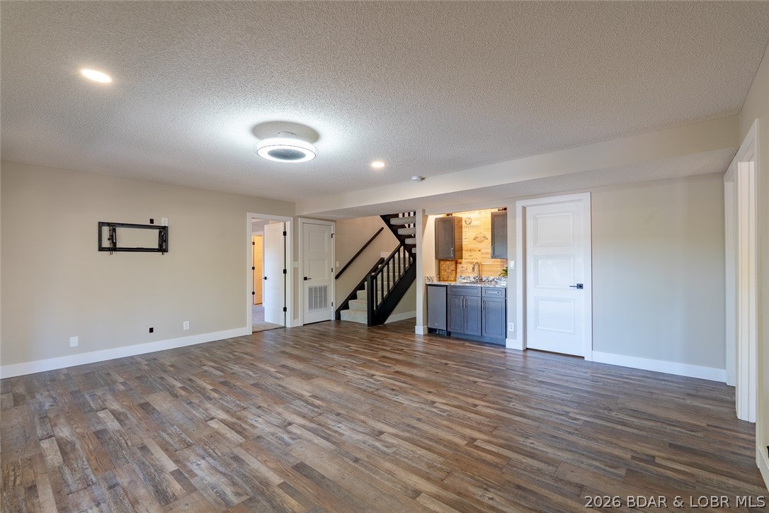 Imperial Point - Residential