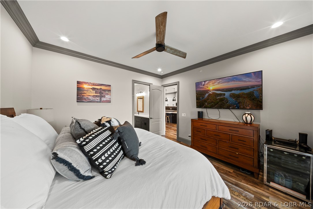 The Hamptons Condominium - Residential