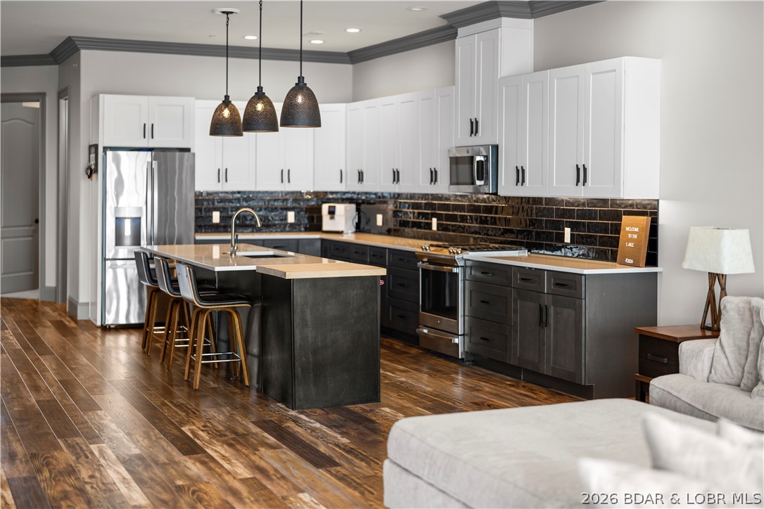 The Hamptons Condominium - Residential