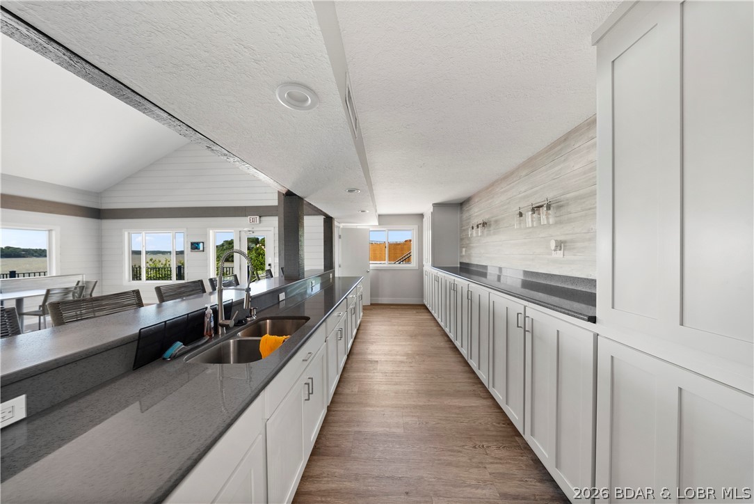 Palisades Condominium - Residential