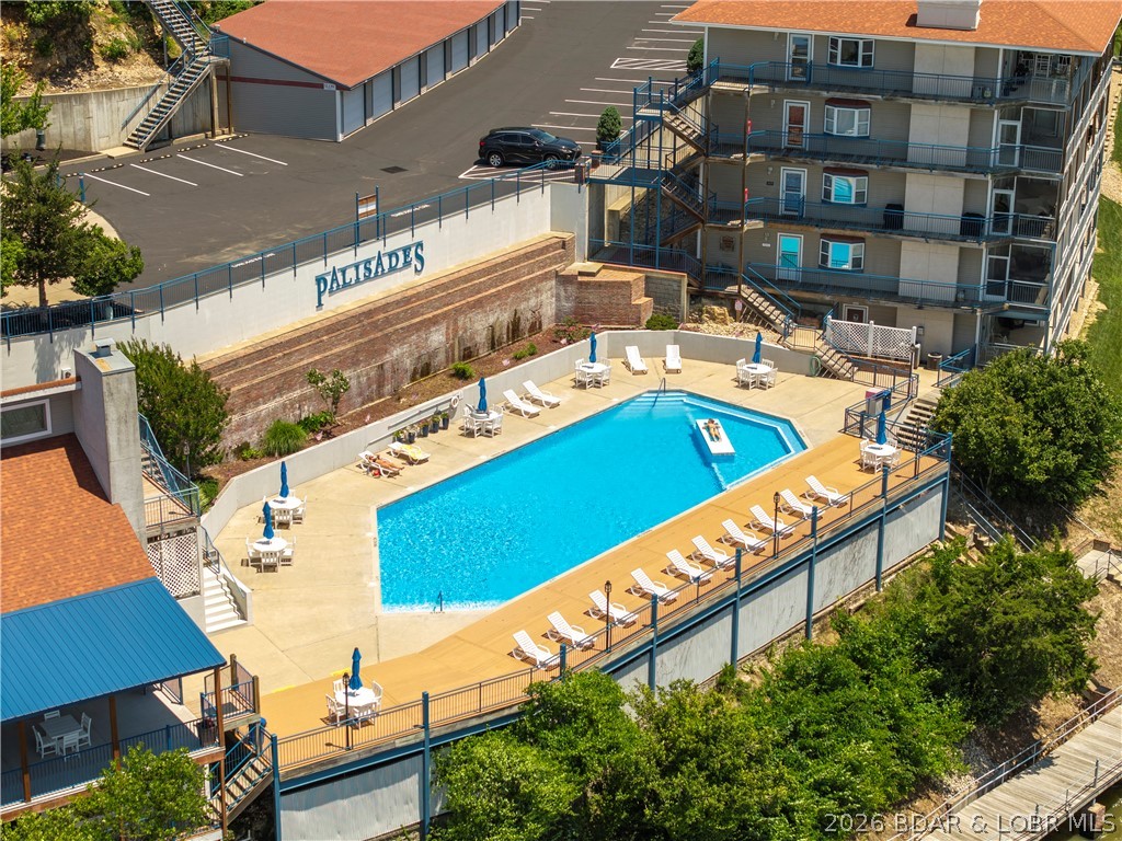 Palisades Condominium - Residential