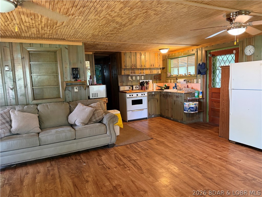 Lazy Acres - Residential