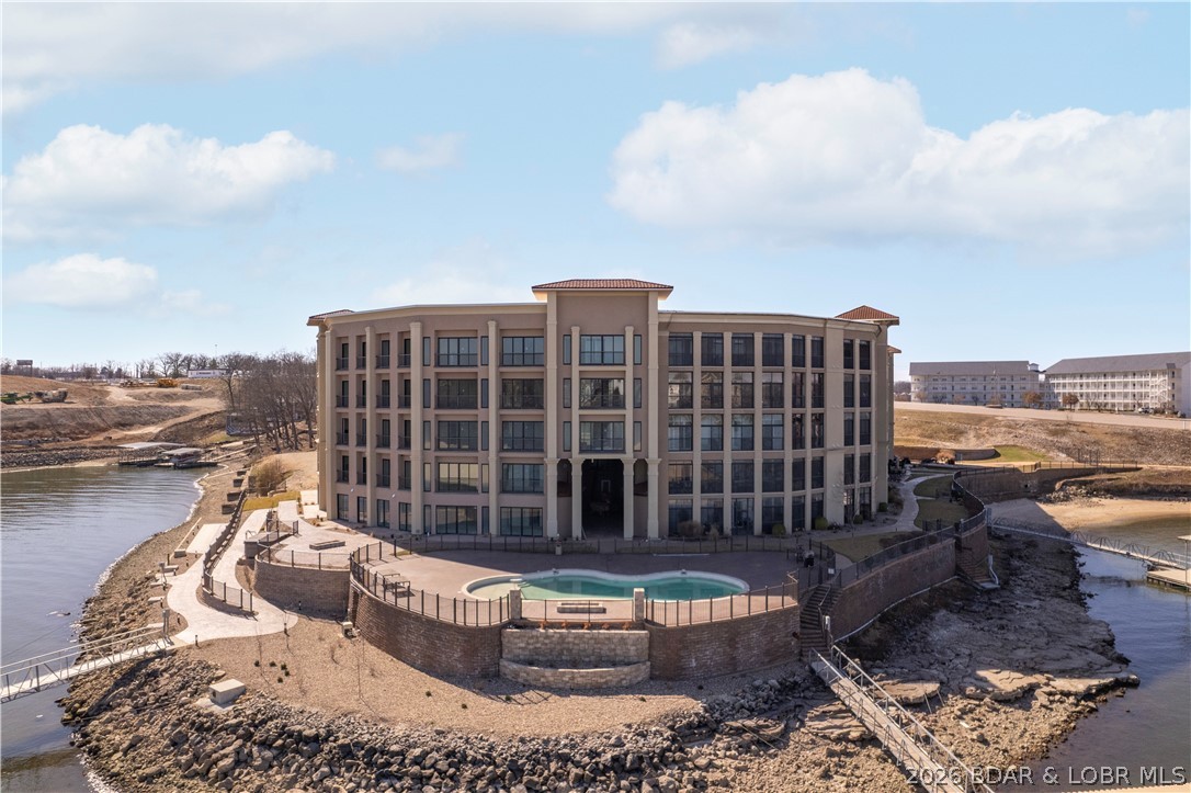 The Hamptons Condominium - Residential