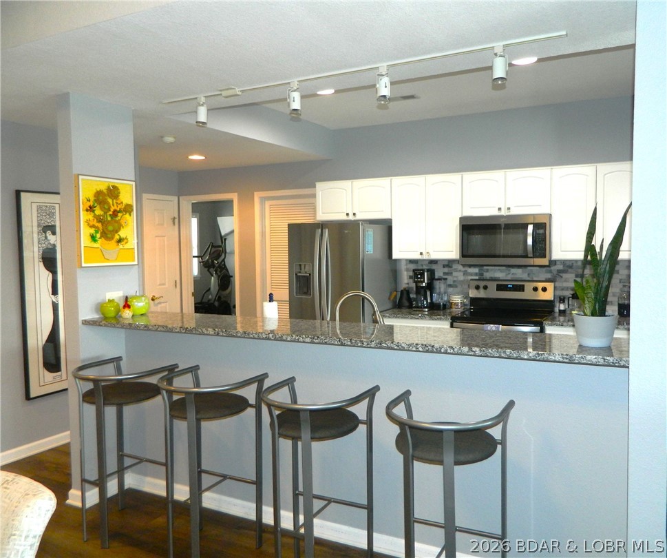 Palisades Condominium - Residential