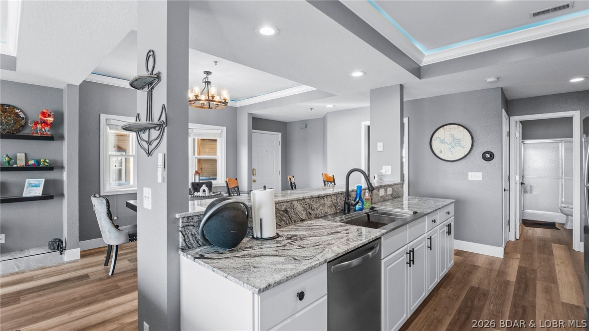 Palisades Condominium - Residential