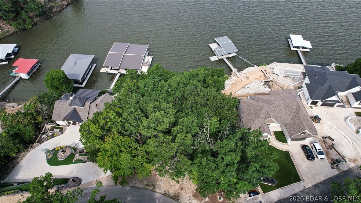 Grand Point - Land