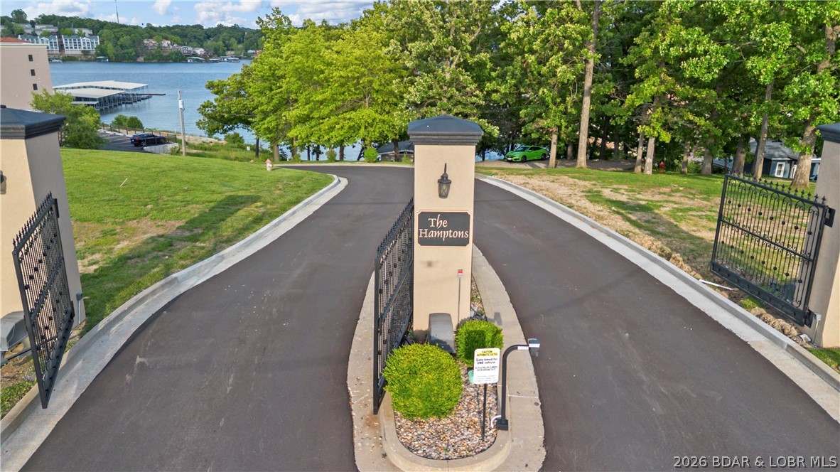 The Hamptons Condominium - Residential