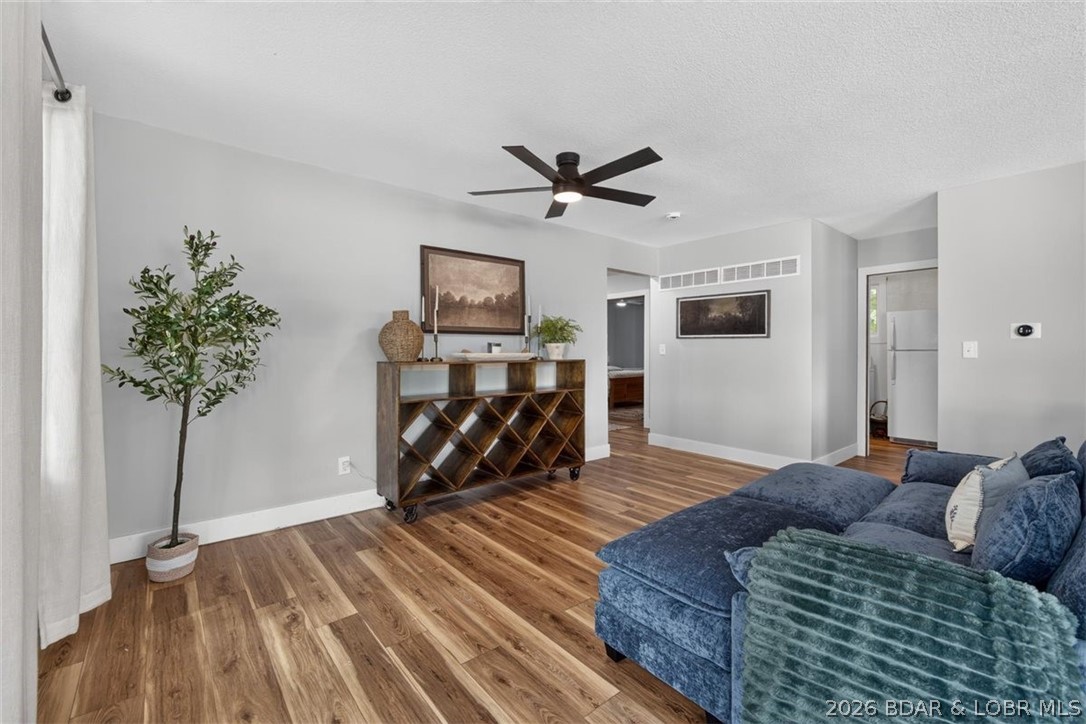 Golden Goose - Residential