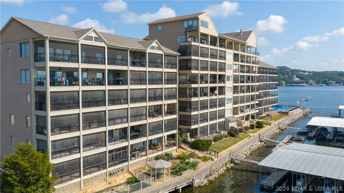 The Falls Condo - Residential