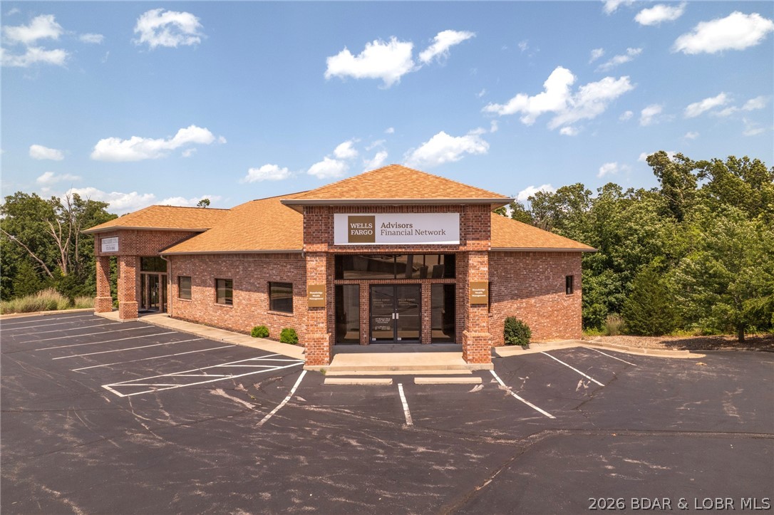 Prime Commercial Office Space available just off Hwy 5 in Laurie. Ideal for professional services, small businesses, or teams seeking a functional and accessible workspace.  Private offices, open work area, reception space, high-speed internet availability, ample parking for staff and clients!  Convenient location with excellent visibility and easy access to major routes. Ready for immediate occupancy.