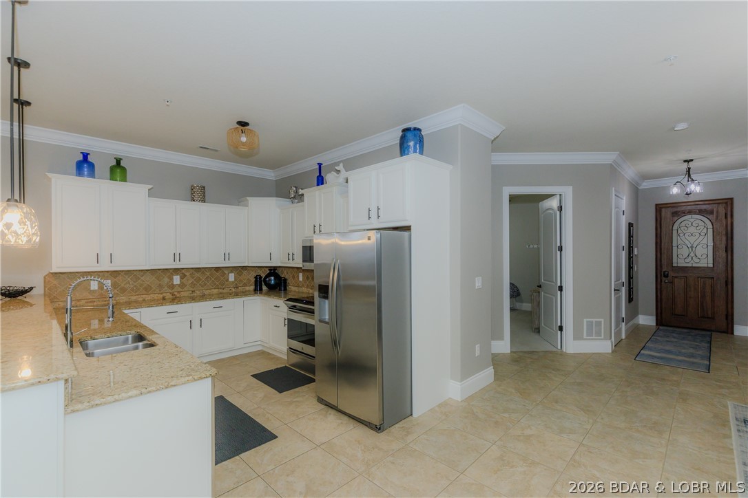 The Hamptons Condominium - Residential