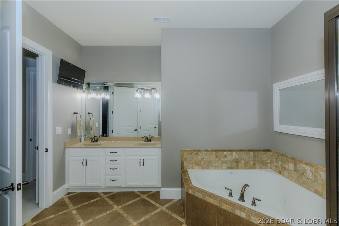 The Hamptons Condominium - Residential
