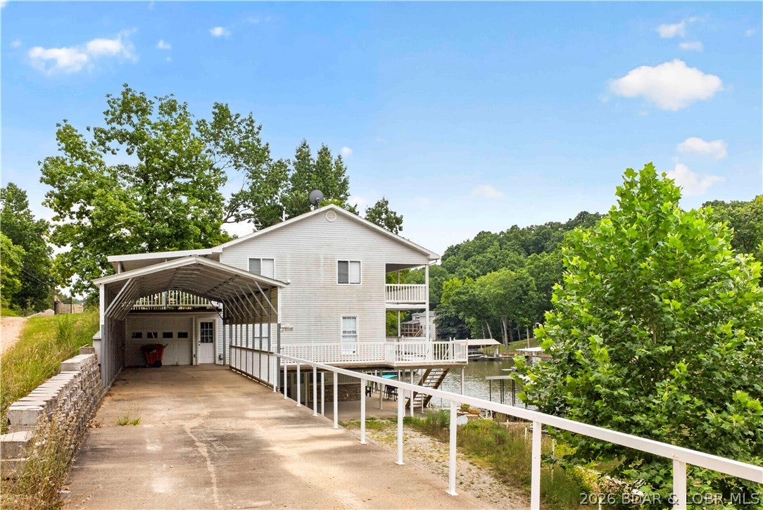 Golden Goose - Residential
