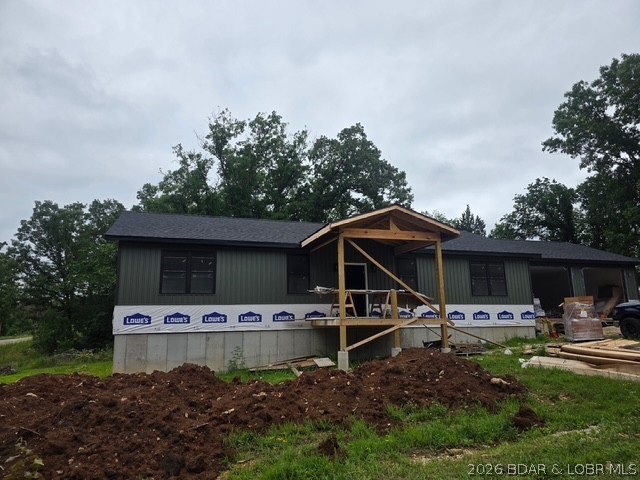 This home has granite counter tops, 9 ft ceilings, High end appliances, washer and dryer.  Oversized 2 car garage with openers. Lux vinyl flooring with tiled shower enclosures and double bowl vanity.