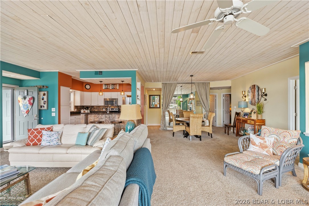 The Evergreens On The Lake - Residential