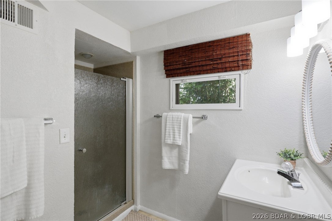 Line Side Shore - Residential