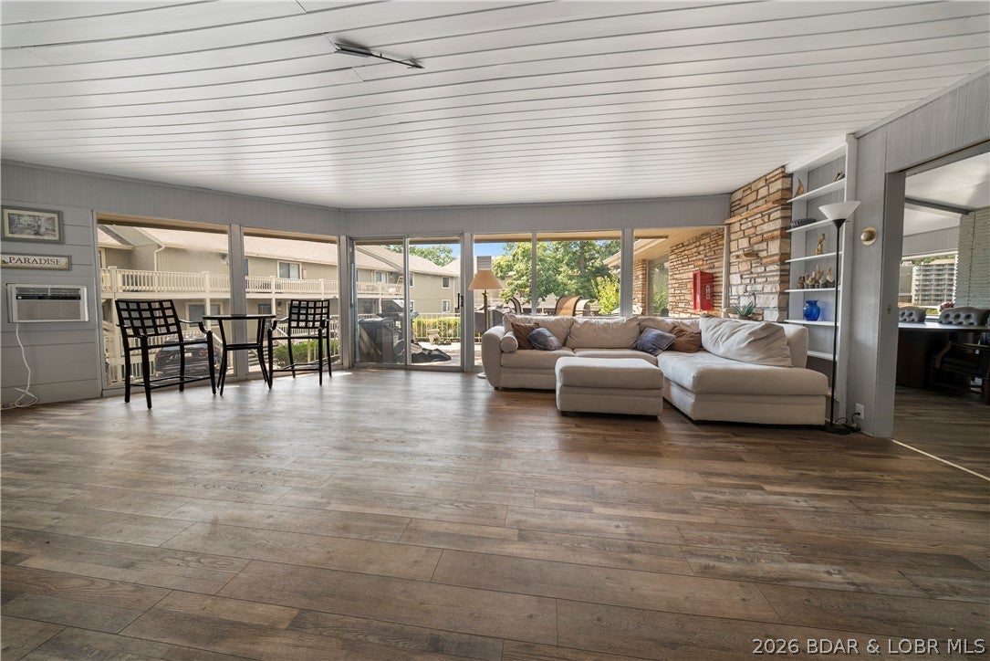 Pelican Bay Condominium - Residential