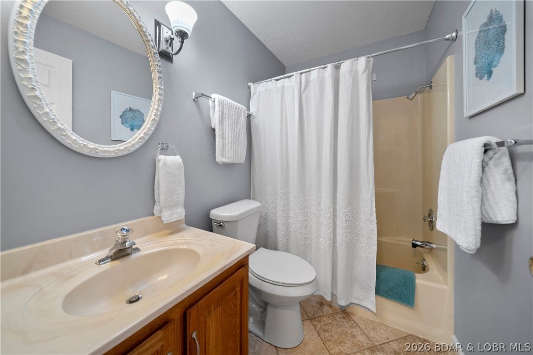 Pelican Bay Condominium - Residential