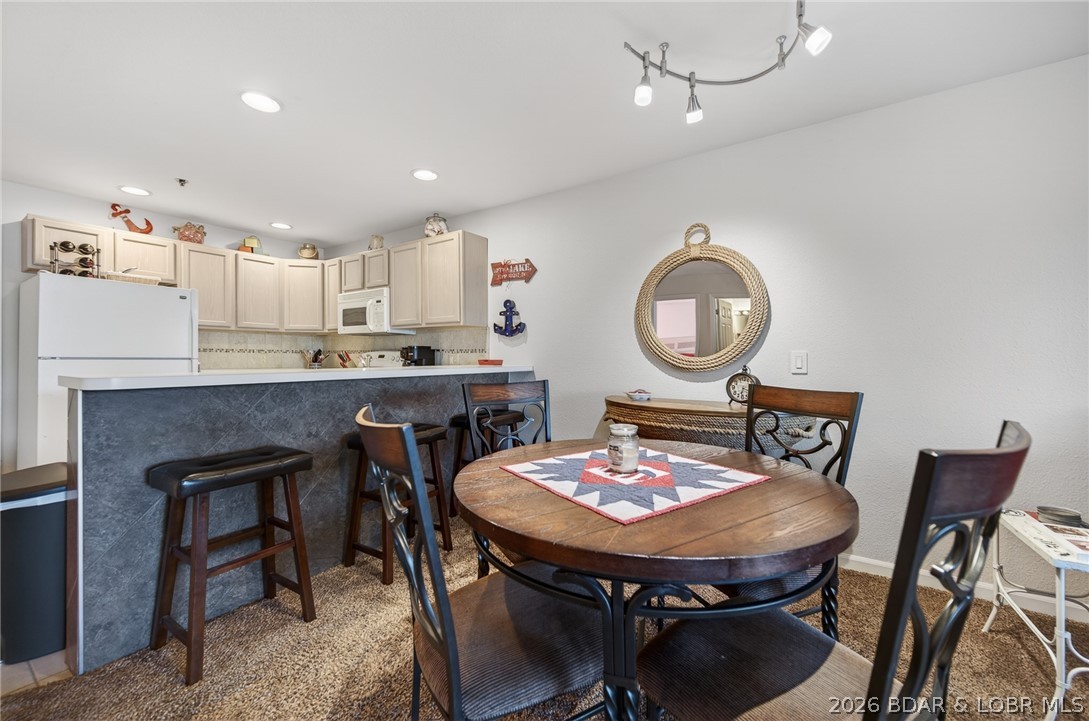 Cedar Glen Condominium - Residential