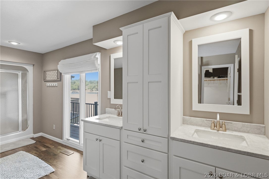 Four Seasons - Residential