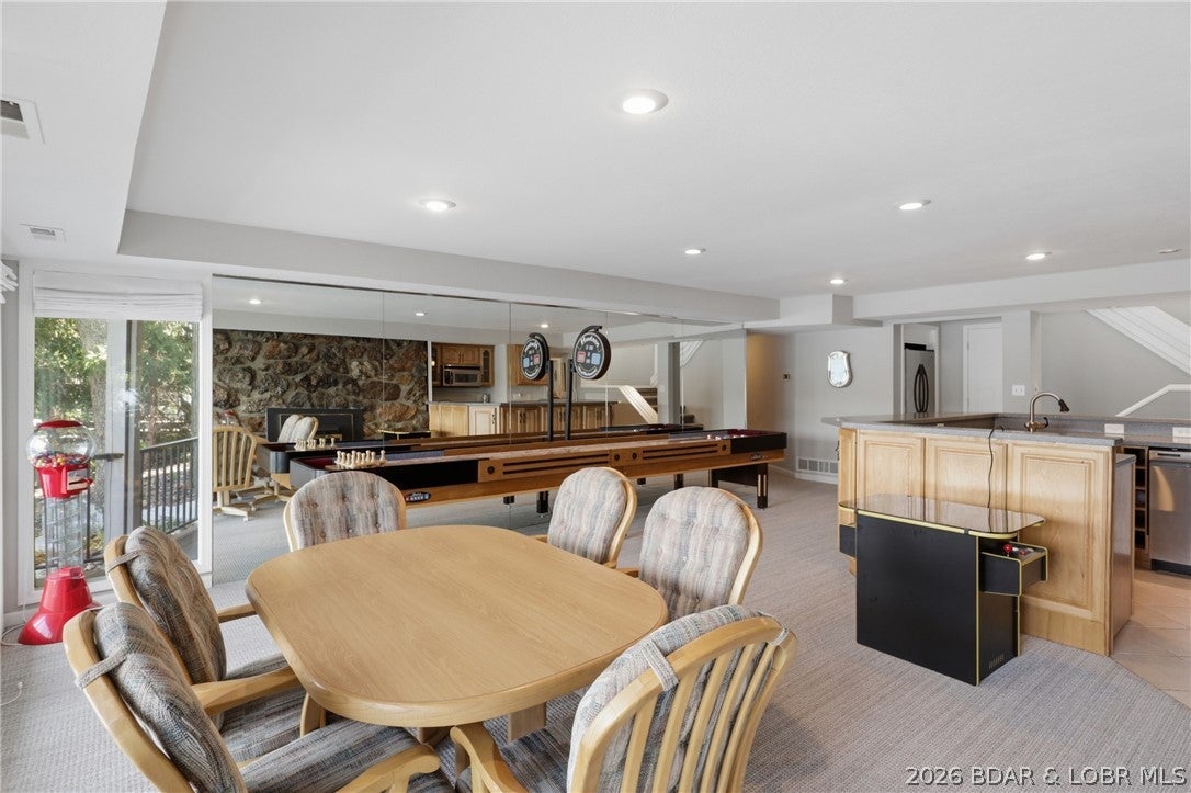 Four Seasons - Residential