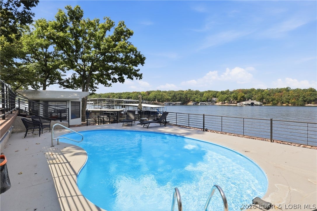 Four Seasons - Residential